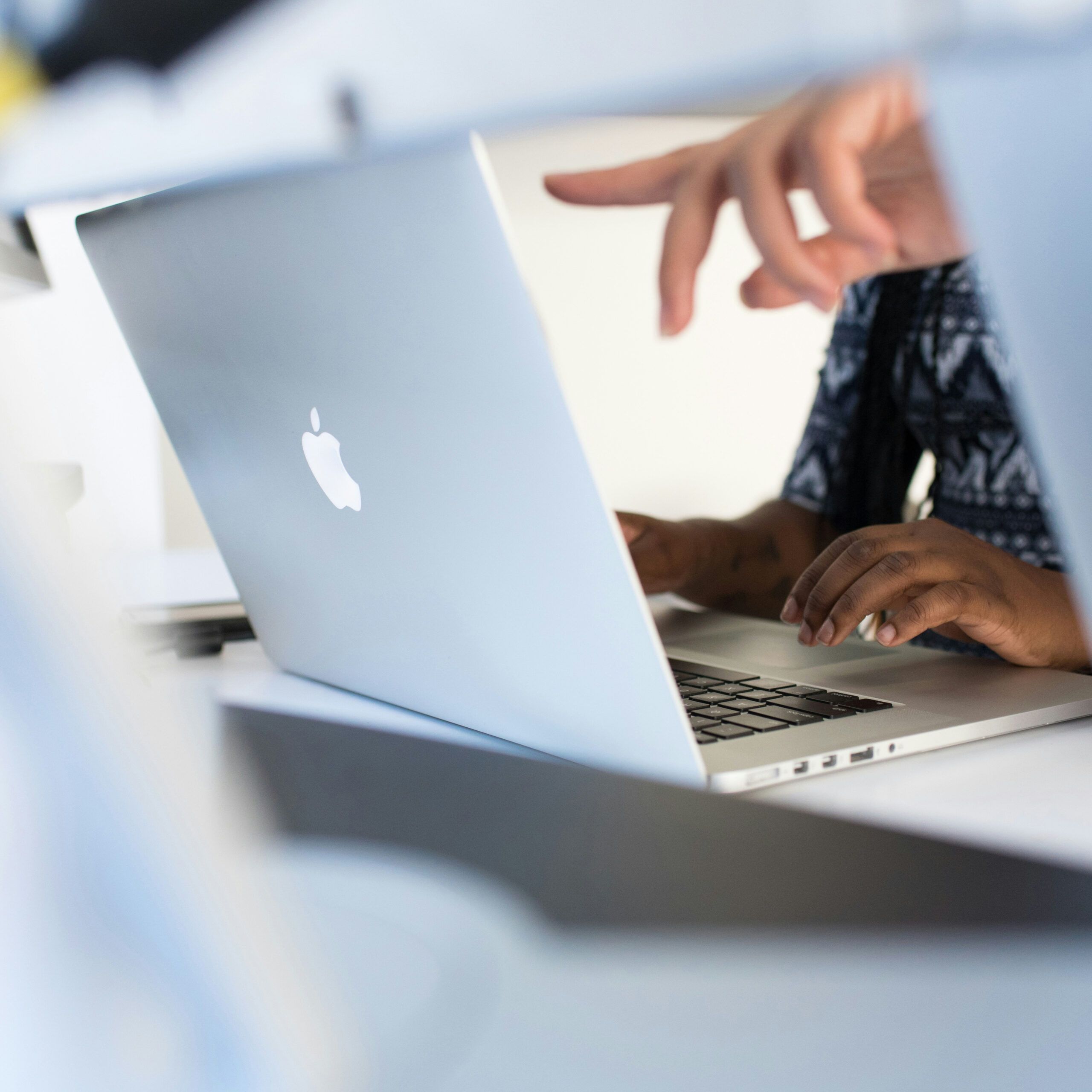 Beitragsbild IT-Ratgeber, Macbook